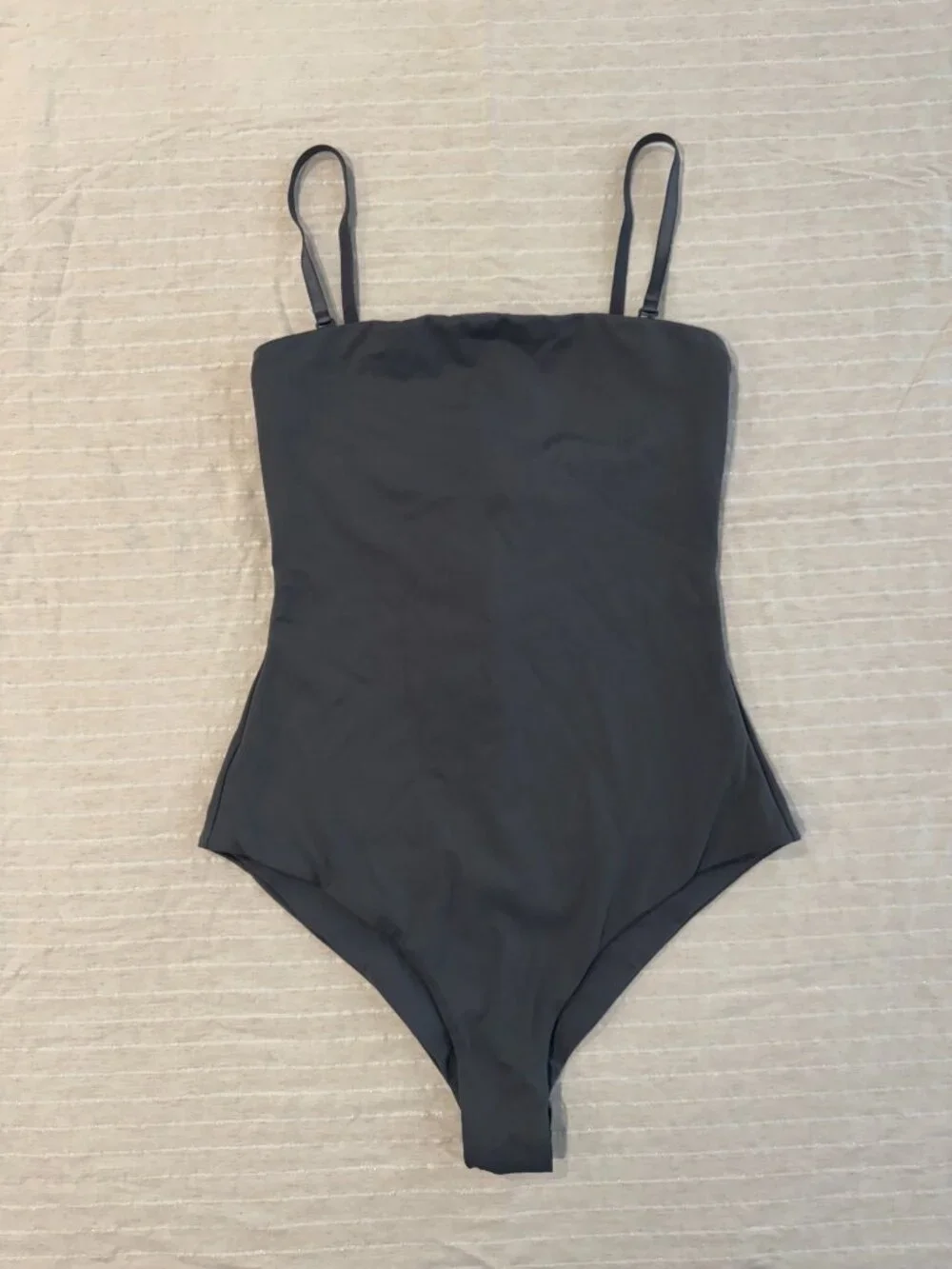 SKIMS Sculpting Swim Strapless One Piece in Gunmetal Size Large